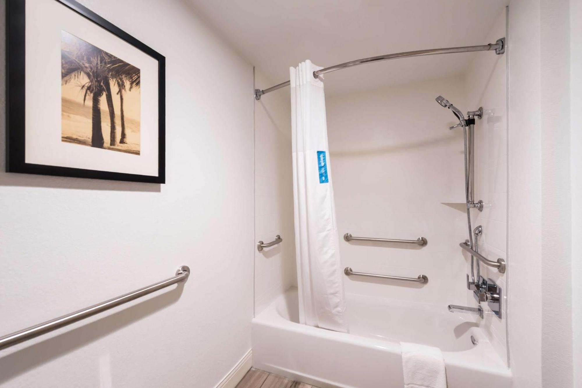 Hampton Inn Channel Islands Harbor Oxnard Bagian luar foto