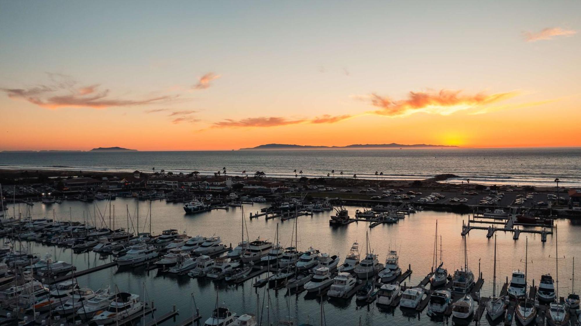 Hampton Inn Channel Islands Harbor Oxnard Bagian luar foto
