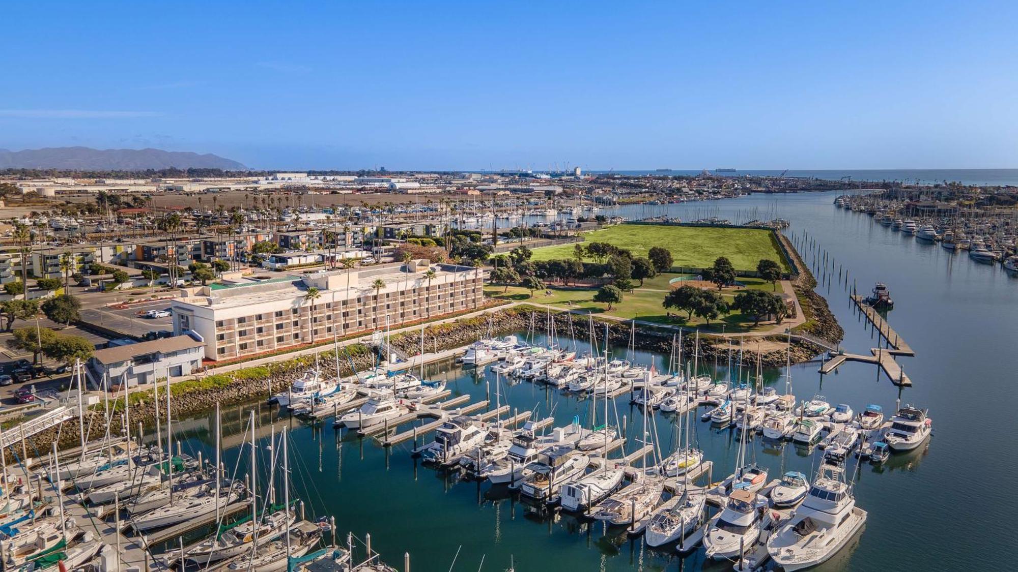 Hampton Inn Channel Islands Harbor Oxnard Bagian luar foto